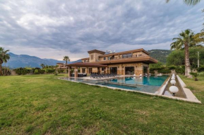 Aura Villas #1